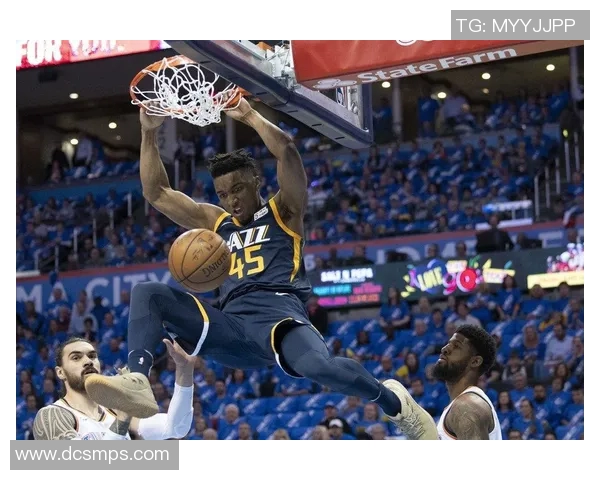 多诺万米切尔带领球队奋勇争先展现领袖风范与卓越表现