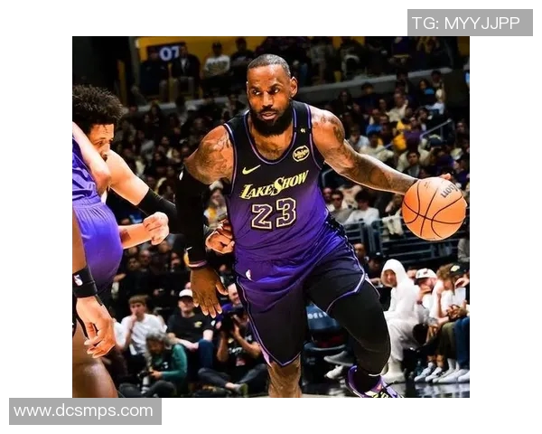 詹姆斯：从篮球场上的传奇到社会文化的影响力探讨